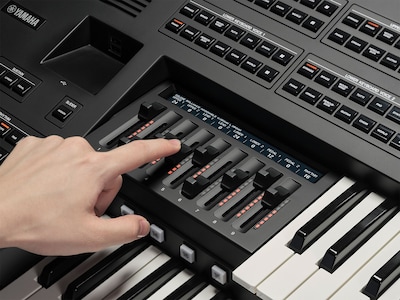 ライブエクスプレッションコントロールのスライダーを操作している様子