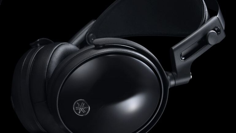Yamaha YH-C3000 high-end closed-back headphones featuring ARMODYNAMIC™ driver