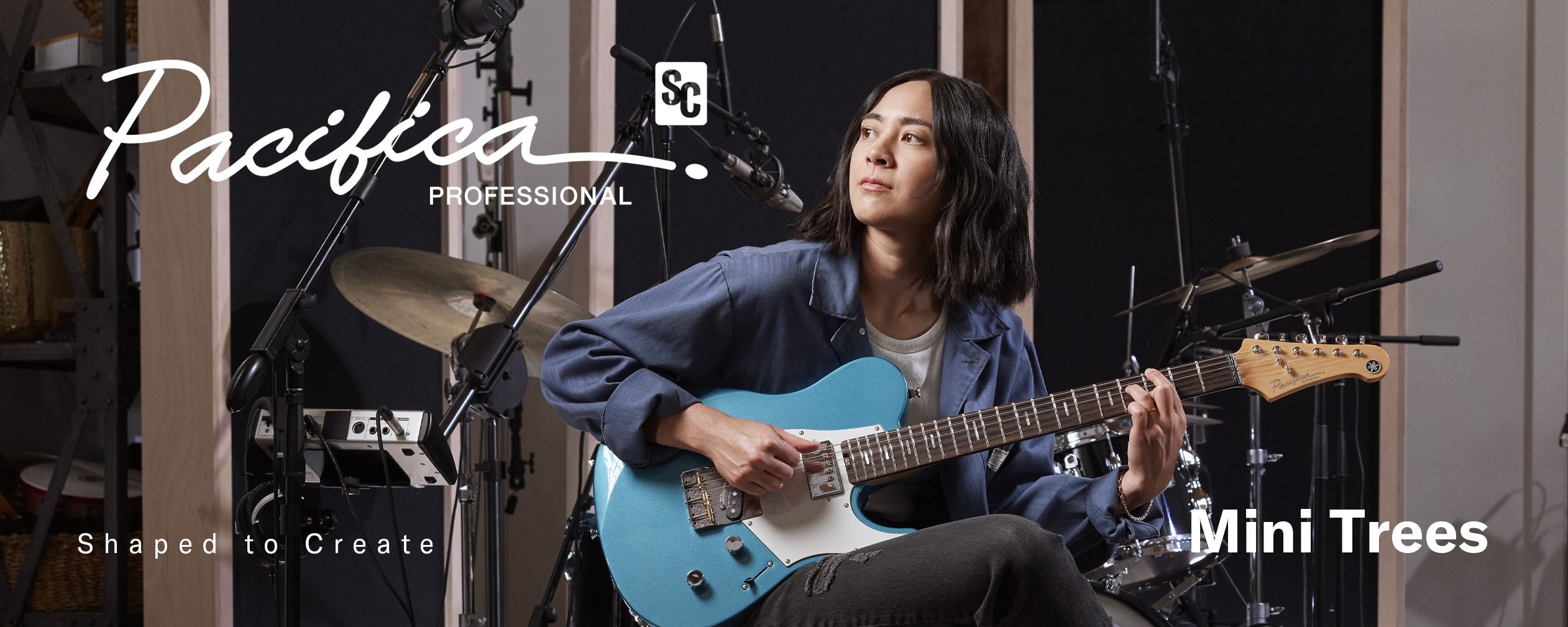 Pacifica SC Professional（PACP11S BMB）を抱えるMINI TREES