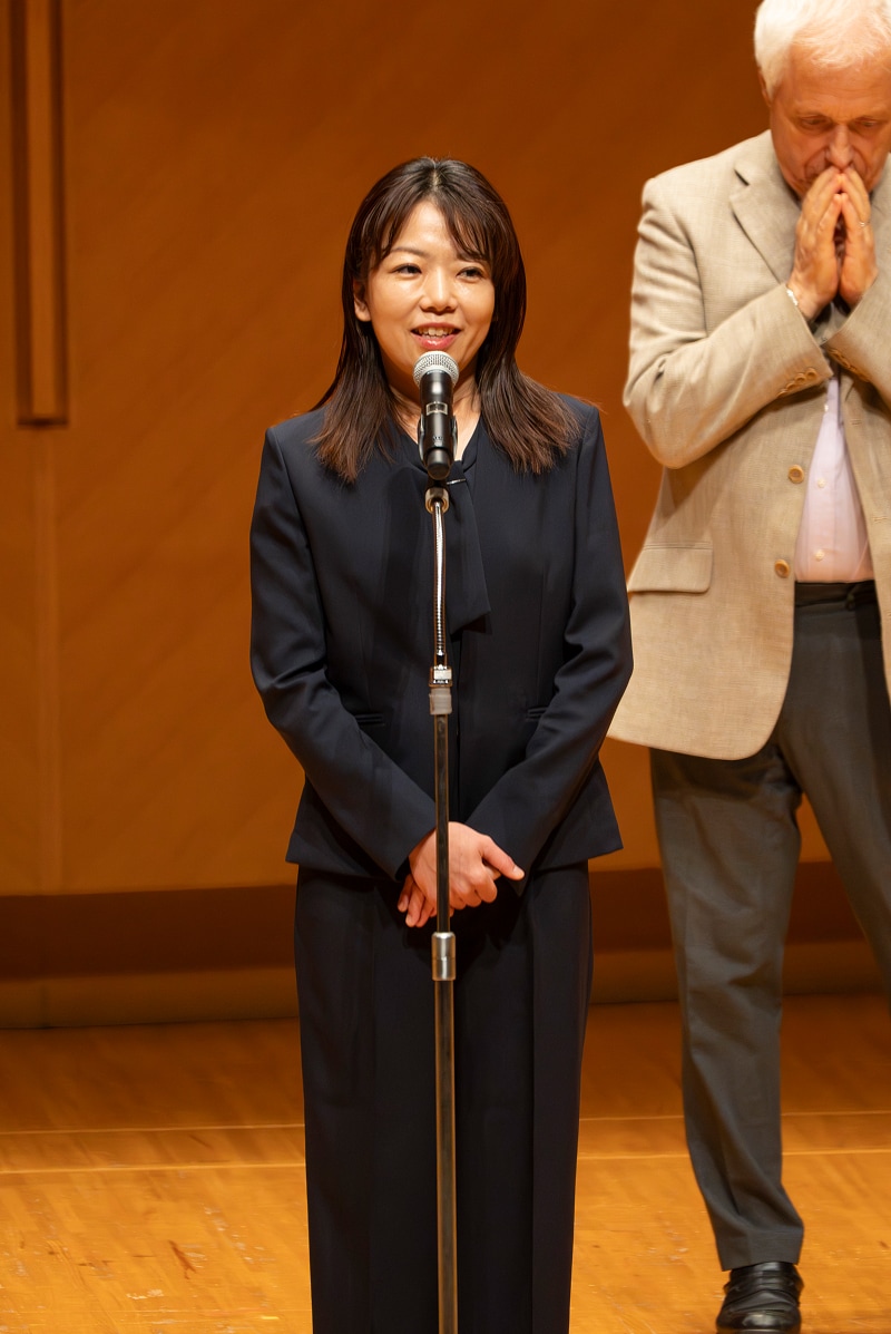根津 理恵子 氏