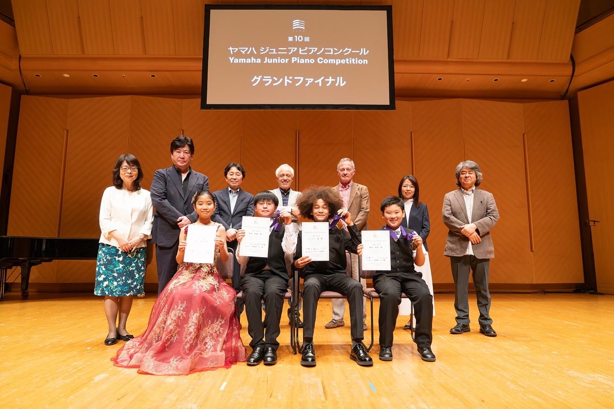 （左から）小林 香凛さん、井本 在樹さん、レレイト 泰さん、梅田 成啓さん