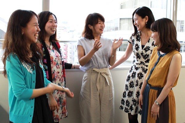 みんなでトークしている写真
