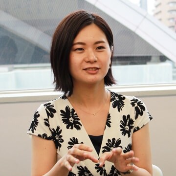 伊藤さんがトークしている写真