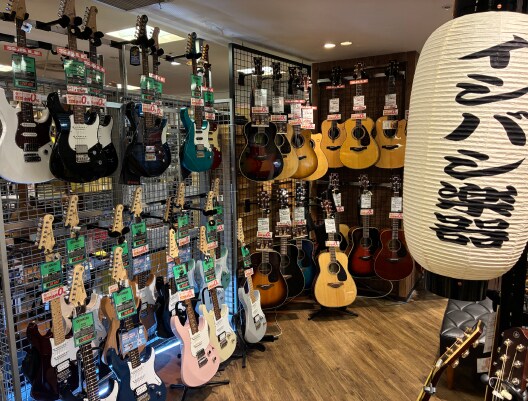 石橋楽器店　福岡パルコ店