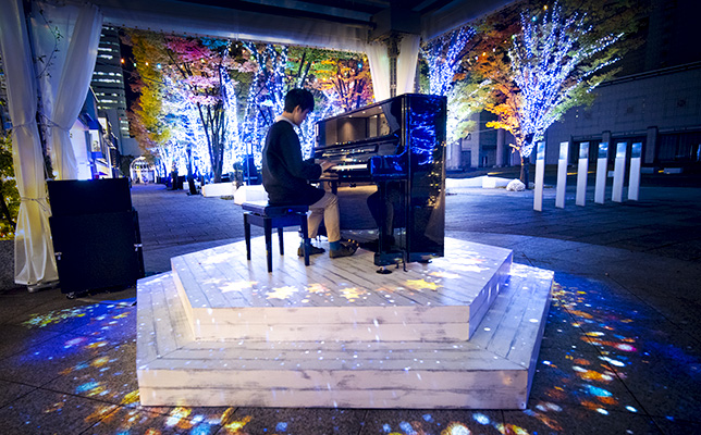 ヤマハ ミ と ラ に仕掛けが ここにしかないストリートピアノを楽しもう ヨコハマミライト Web音遊人 みゅーじん