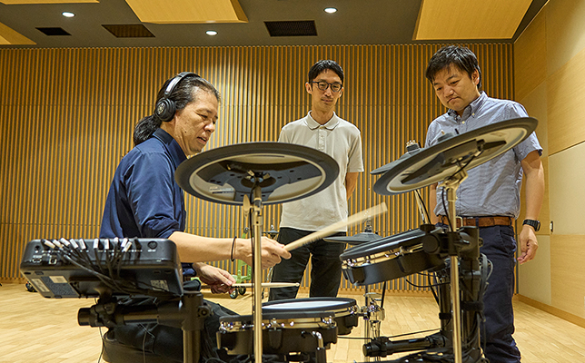 DTX6K5-MUPS試奏中の写真