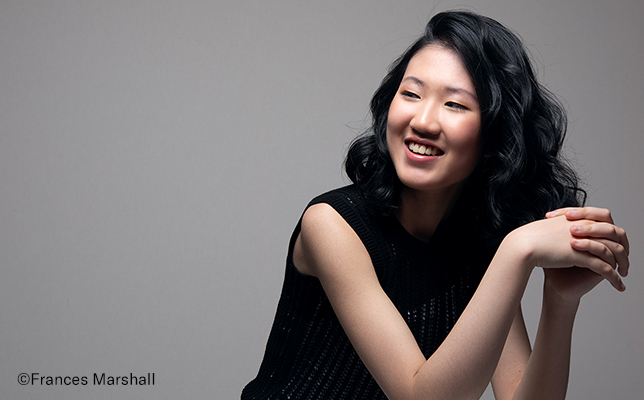 ソフィア・リュウ　写真