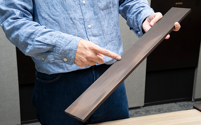 特殊な加工を施した黒檀の代替材