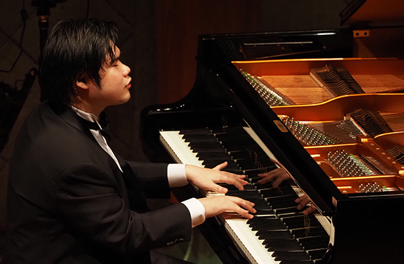 辻井伸行さんをピアニスト・イン・レジデンスに迎えた新たな音楽祭「富士山河口湖ピアノフェスティバル」
